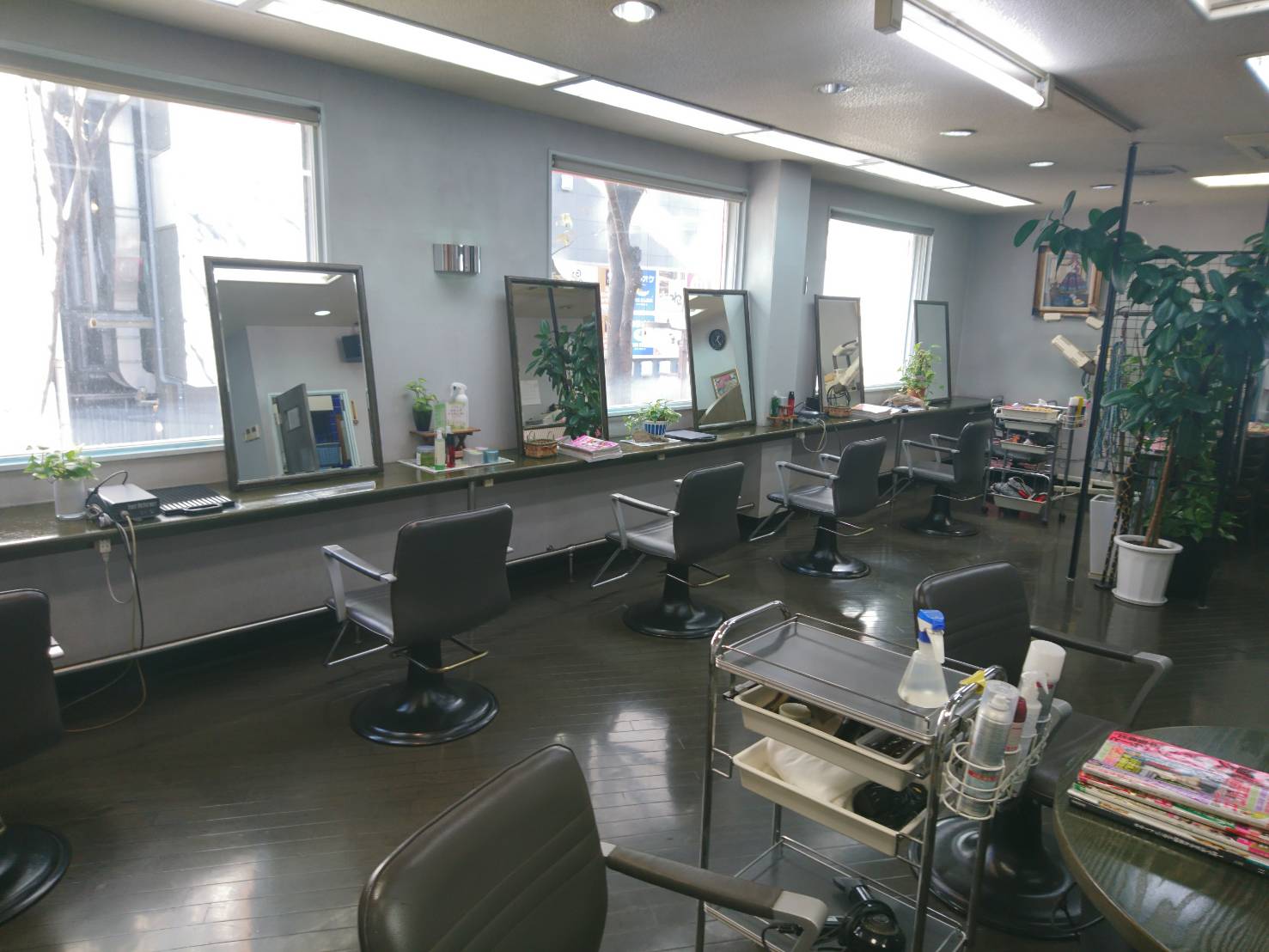 美容室ファイン店内４